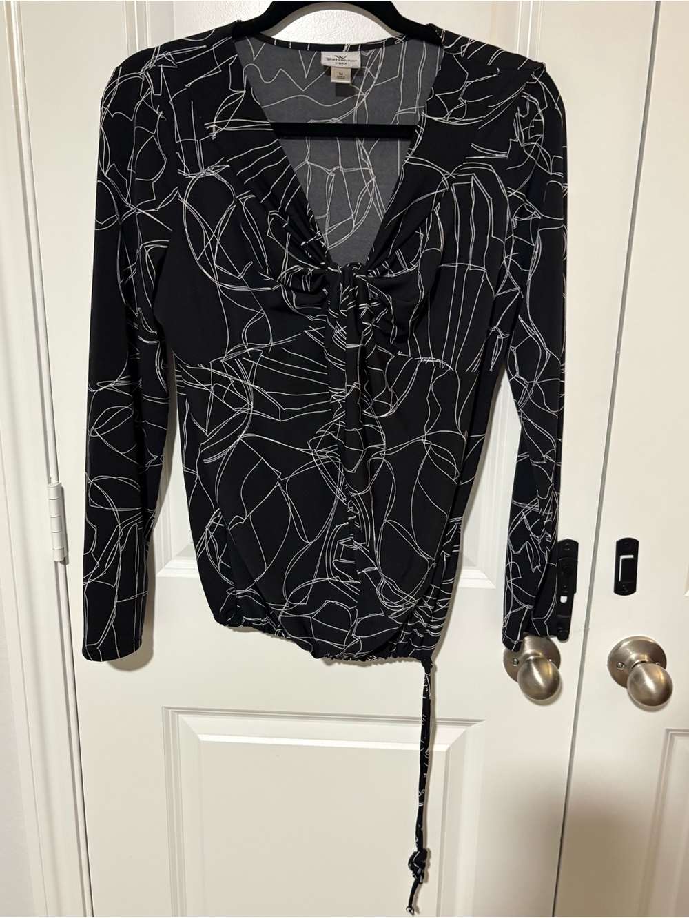 Worthington Black & White Abstract Print Ruched Top Size M